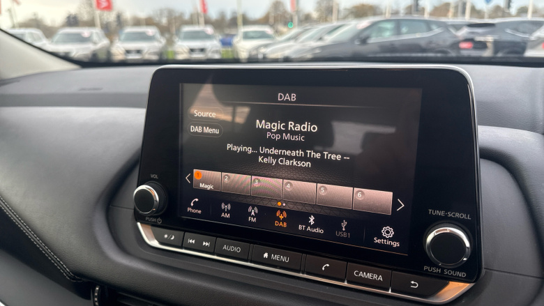 Nissan Qashqai 1.3 DiG-T MH Acenta Premium 5dr Petrol Hatchback